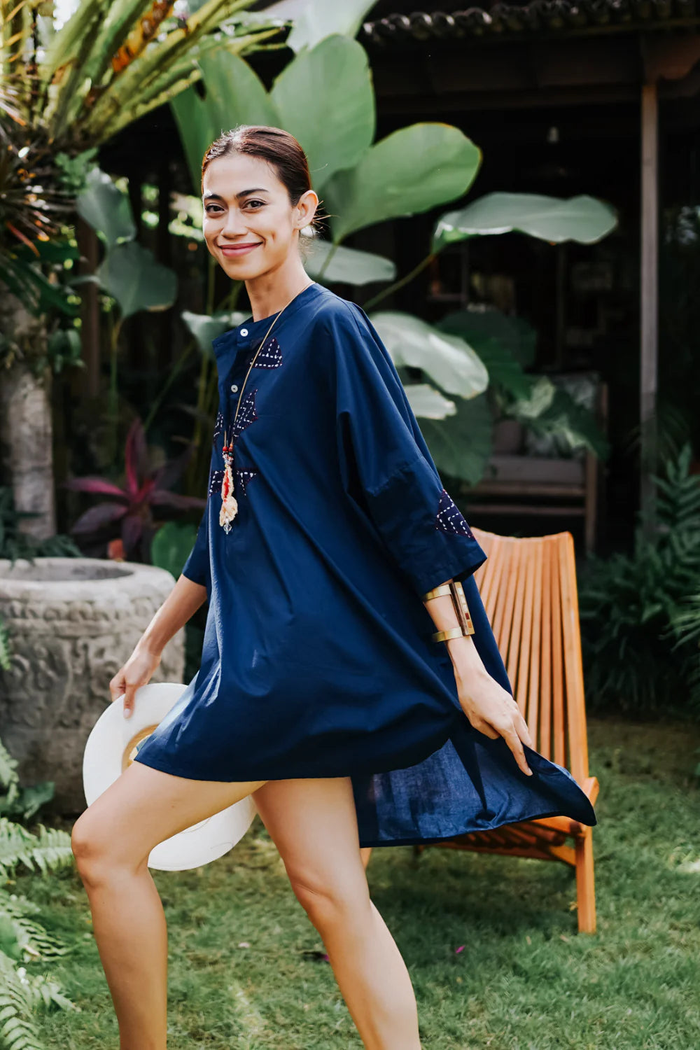 TARA TOP APPLIQUE|INDIGO