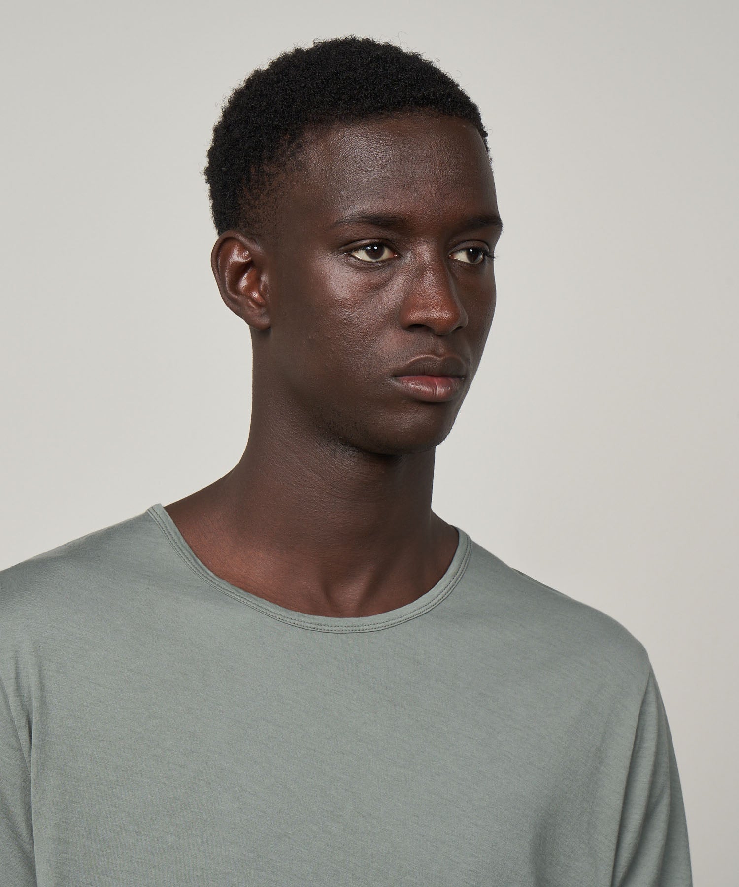 MEN KNITTED T-SHIRT - LIGHT CREW - OLIVE