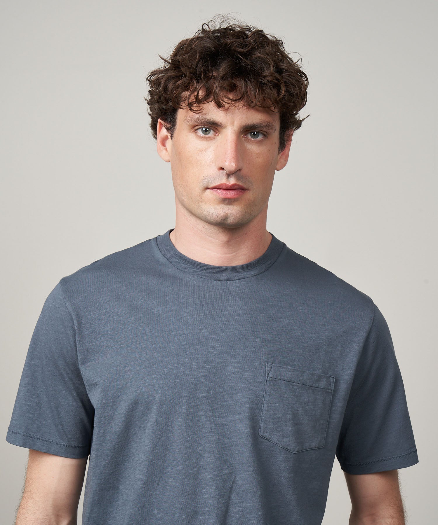 MEN KNITTED T.SHIRT-POCKET CREW-THUNDER