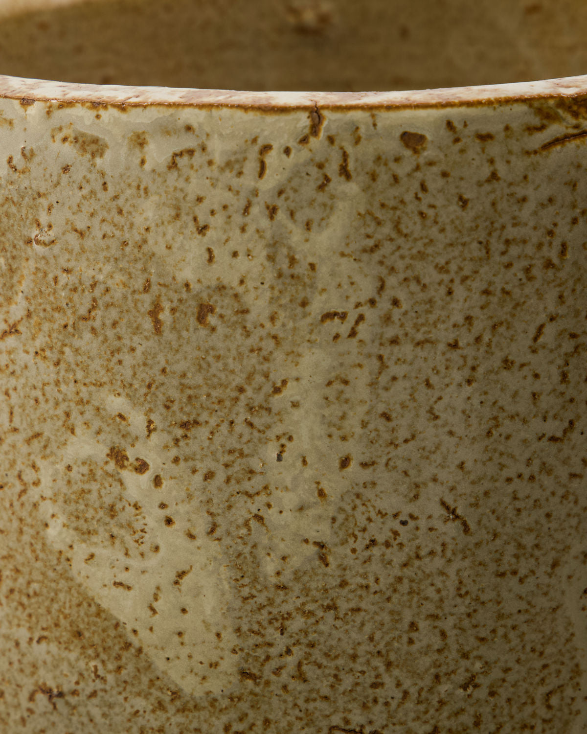 PLANTER, ARTIST, BEIGE