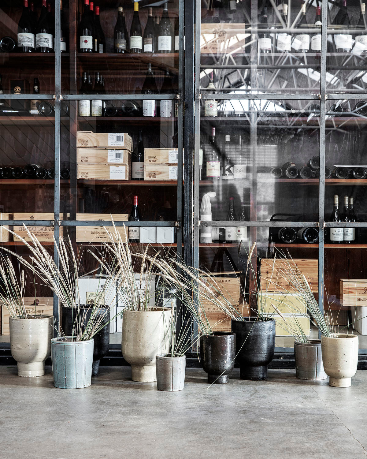 PLANTER, ARTIST, BEIGE