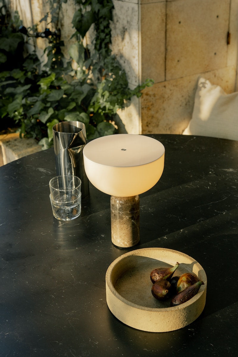 KIZU PORTABLE TABLE LAMP, GRIS DU MARAIS