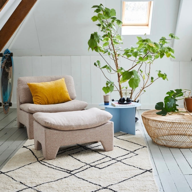 HANDWOVEN ZIGZAG RUG BLACK/WHITE (150X240)