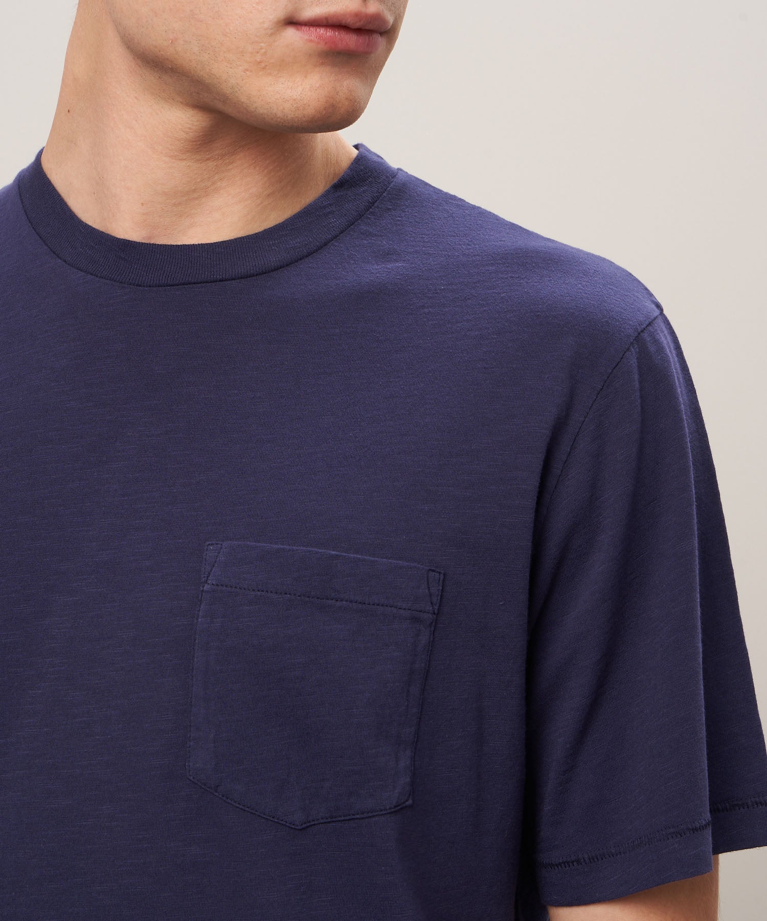 MEN KNITTED T-SHIRT - POCKET CREW - NAVY