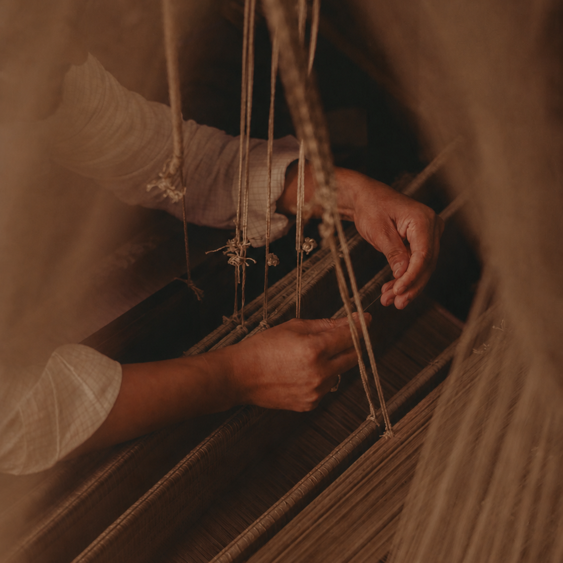 OFF-LOOM WEAVING ARTWORK WORKSHOP