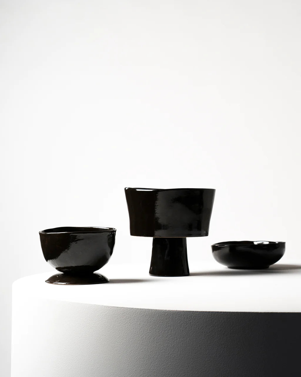 HIGH BOWL ON FOOT EBONY LA MERE