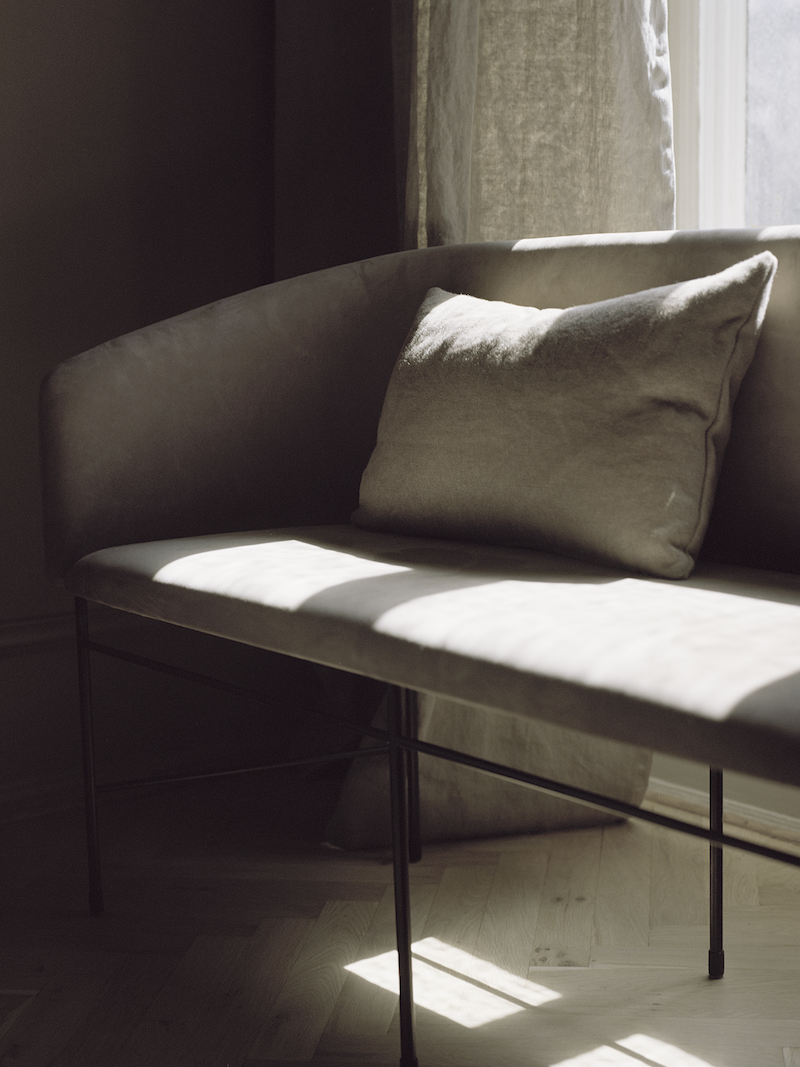 COVENT LOVE SEATER | On Order