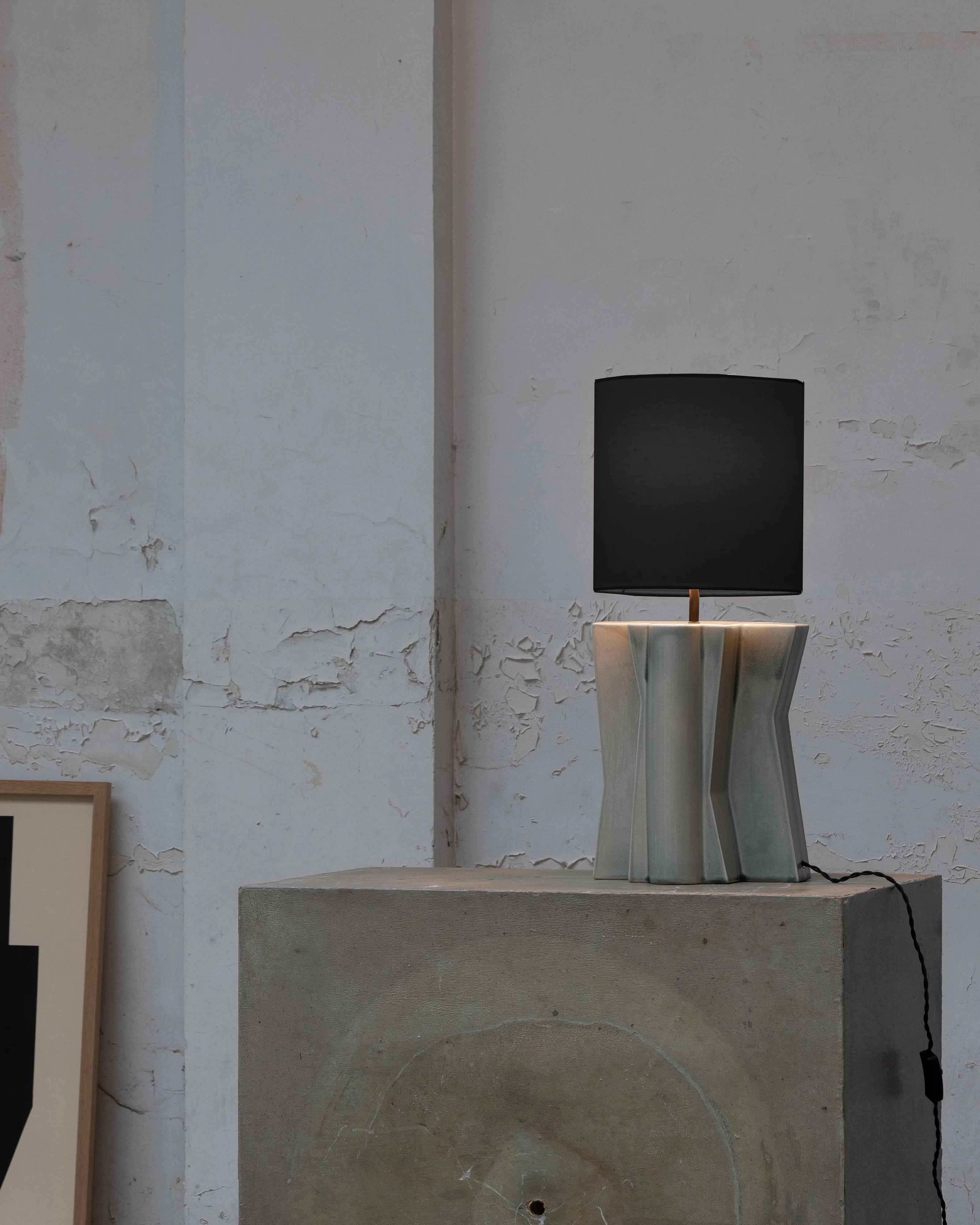 TABLE LAMP 2 GREY - BLACK YUCCA | On Order