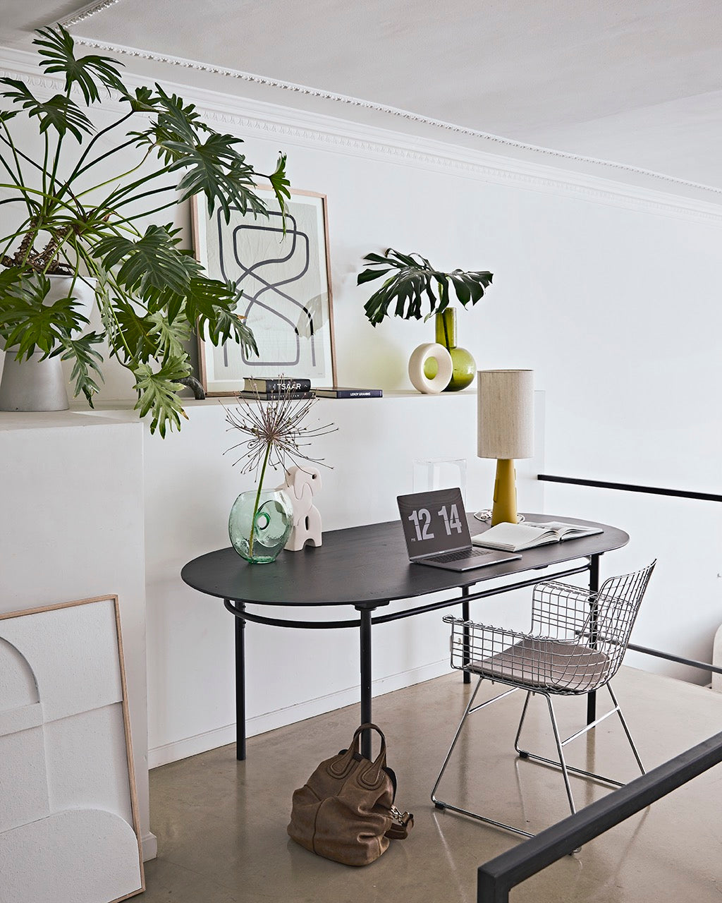 METAL WIRE CHAIR WITH ARMS | On Order