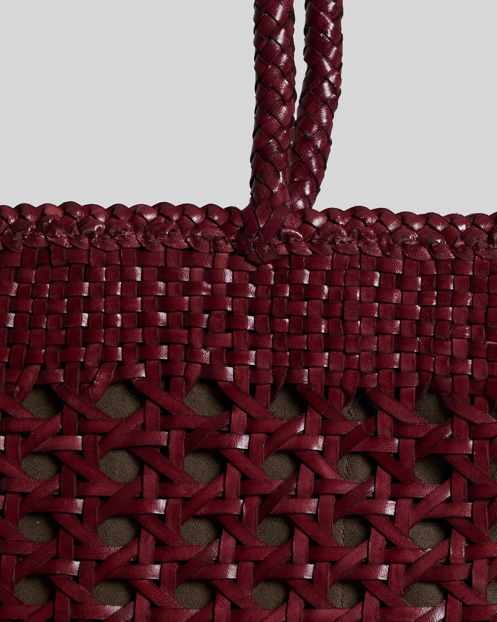 ARTEMISIA CHAIR VAN BAROLO