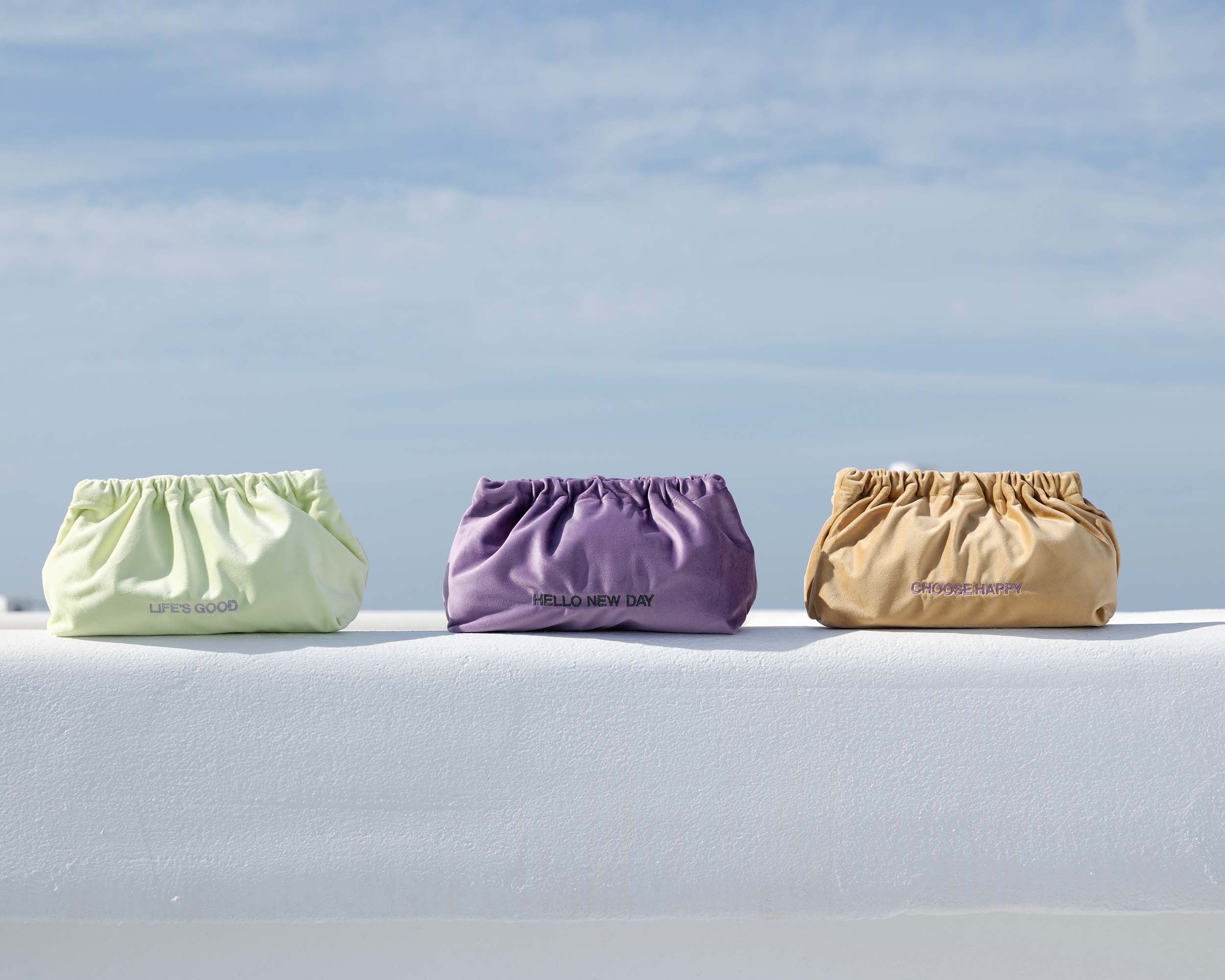 VELVET CLUTCH BAG - SMILE EVERYDAY