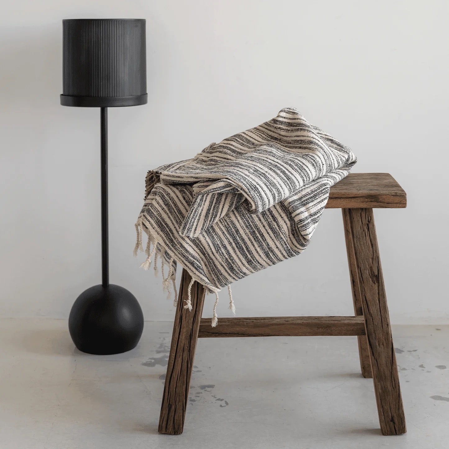 SIDE TABLE CONSCIOUS