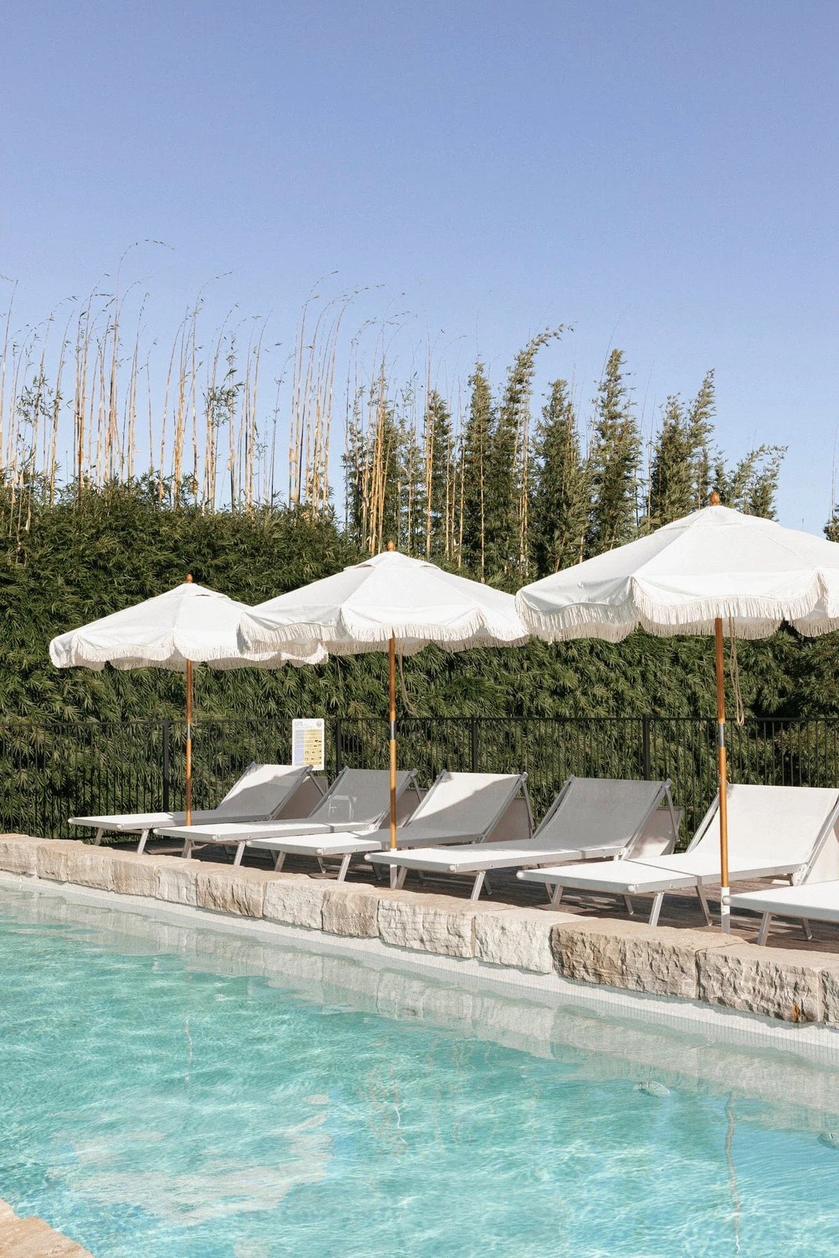 MARKET UMBRELLA - ANTIQUE WHITE