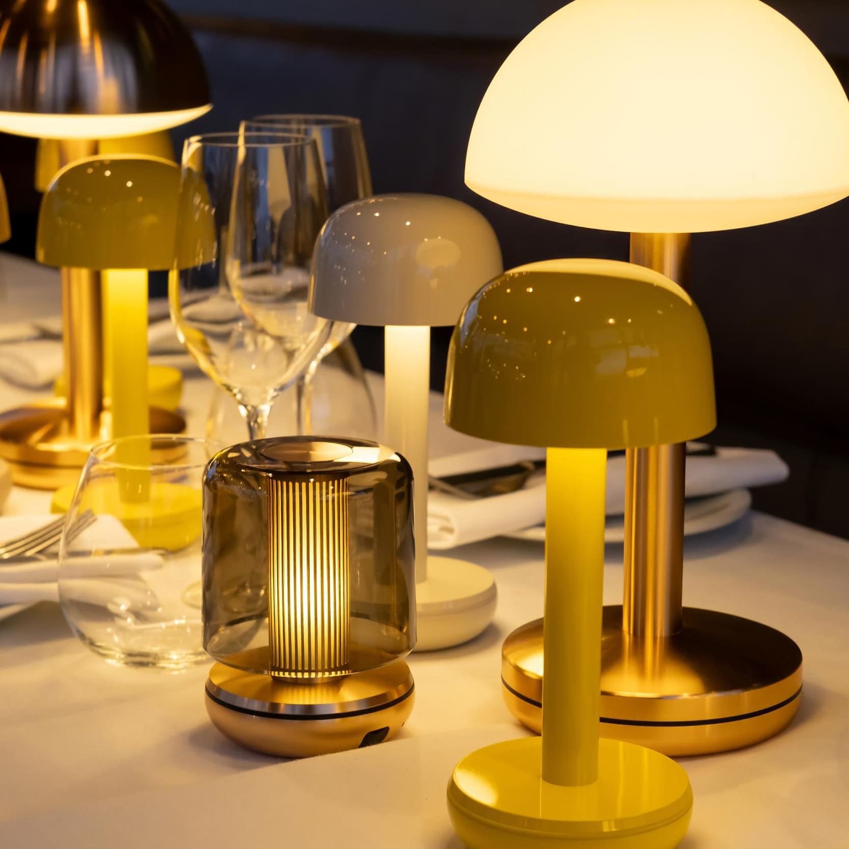 FIREFLY TABLE LIGHT GOLD SMOKED