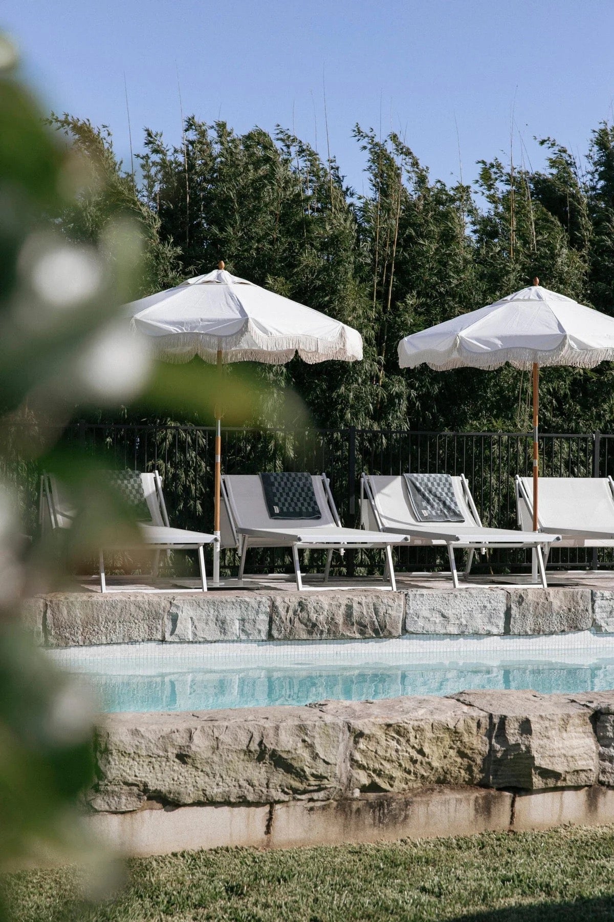 MARKET UMBRELLA - ANTIQUE WHITE