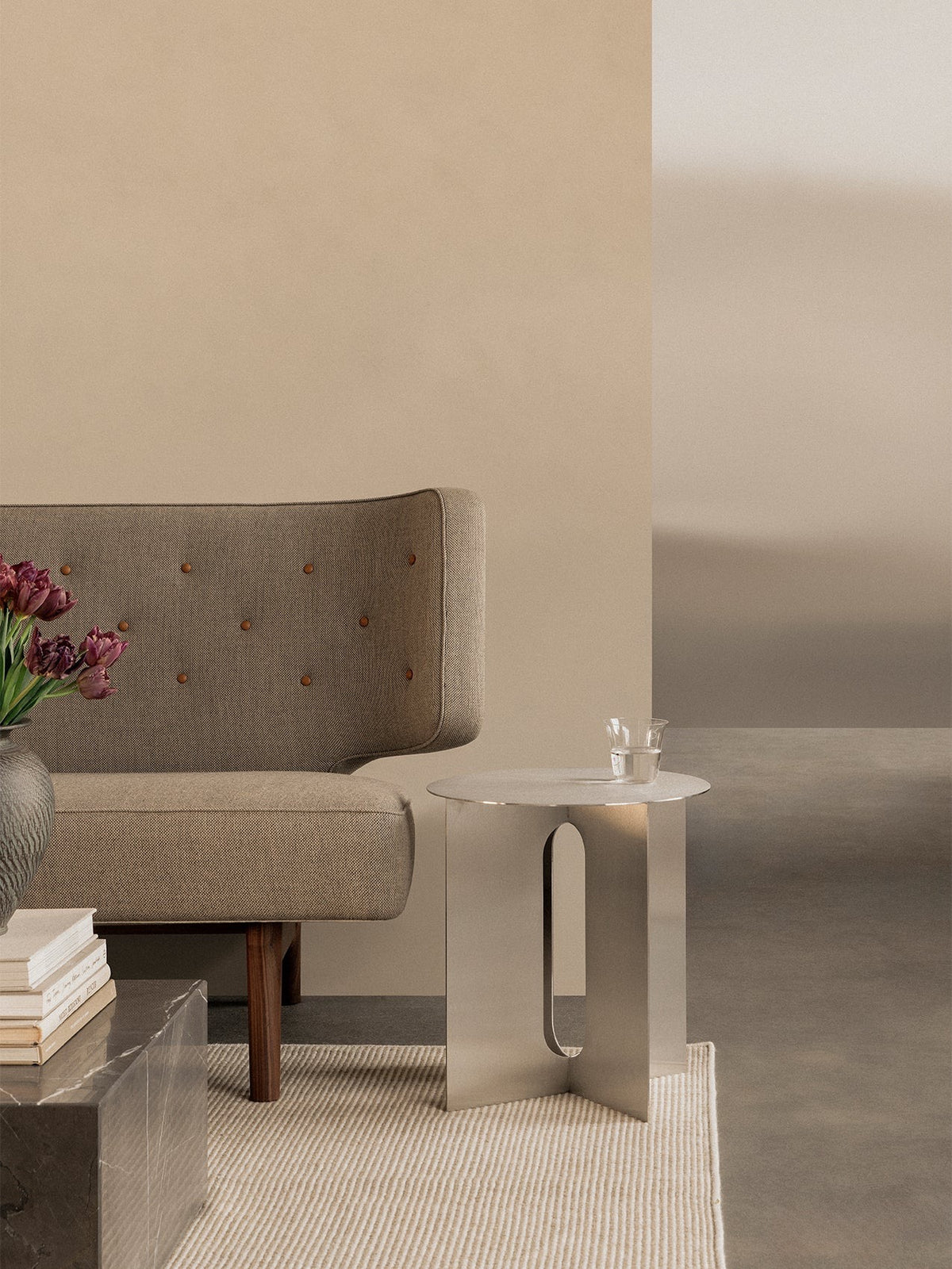 ANDROGYNE SIDE TABLE | STEEL