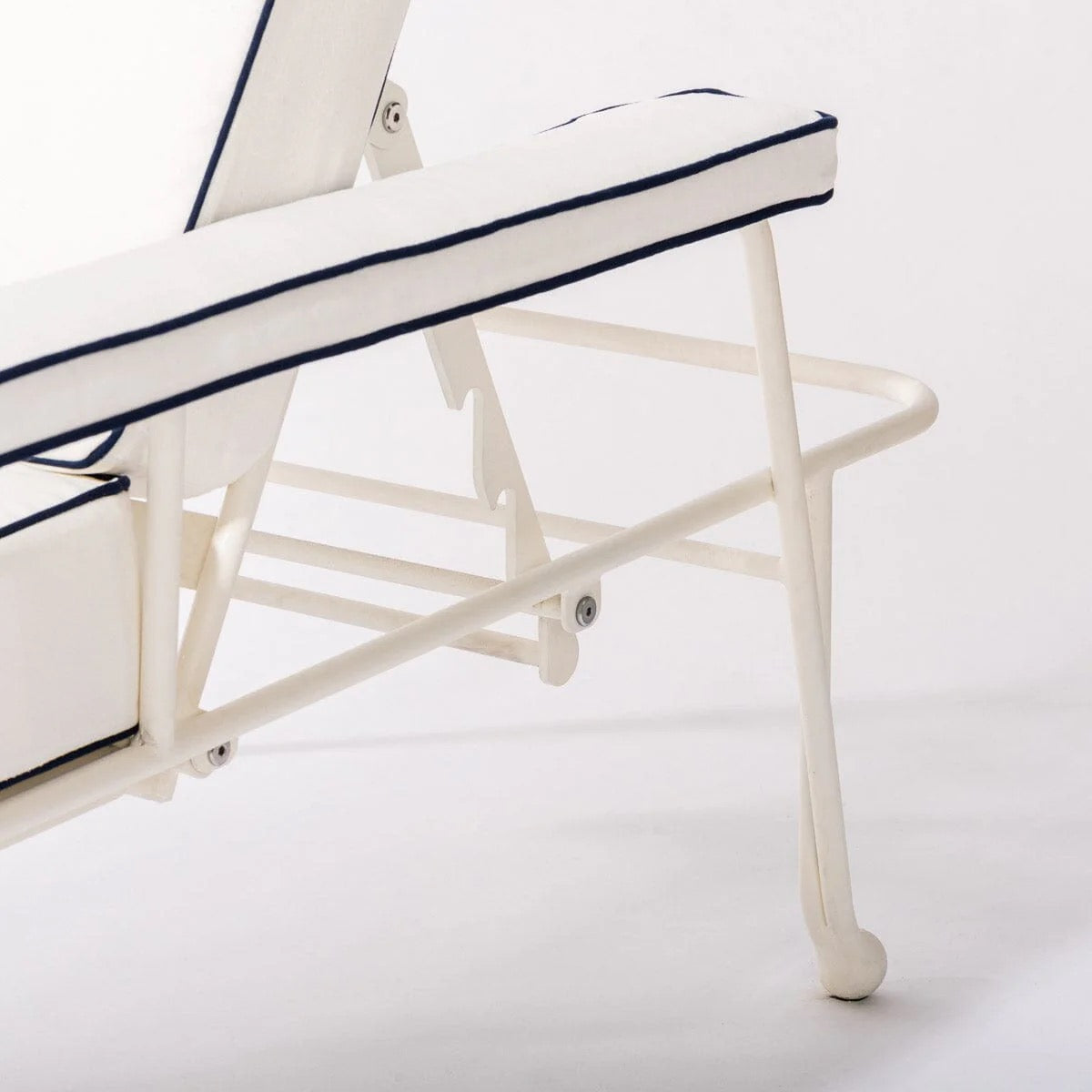 THE WATERHOUSE SUN LOUNGER IN RIVIE WHITE | ANTIQUE WHITE FRAME | On Order