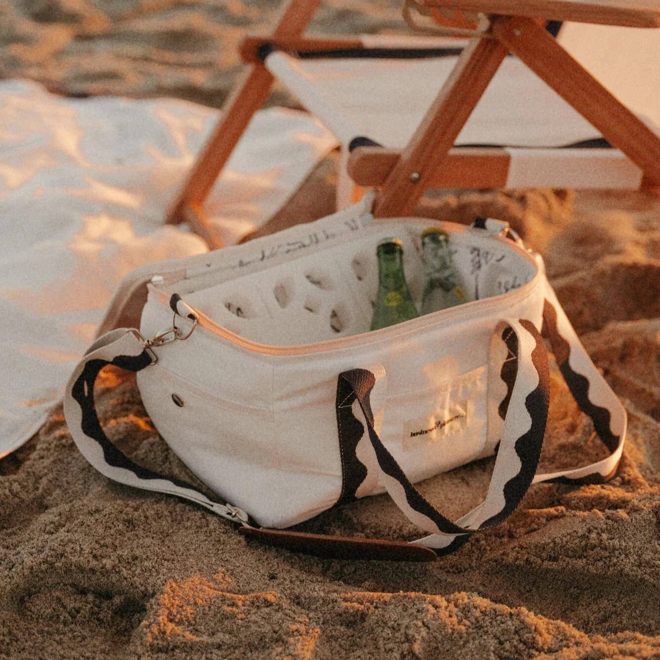 THE PREMIUM COOLER BAG | RIVIE WHITE