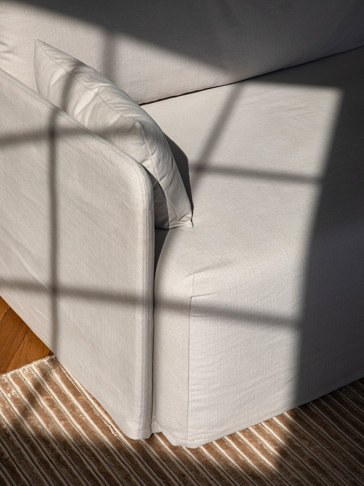 OFFSET SOFA W. LOOSE COVER
