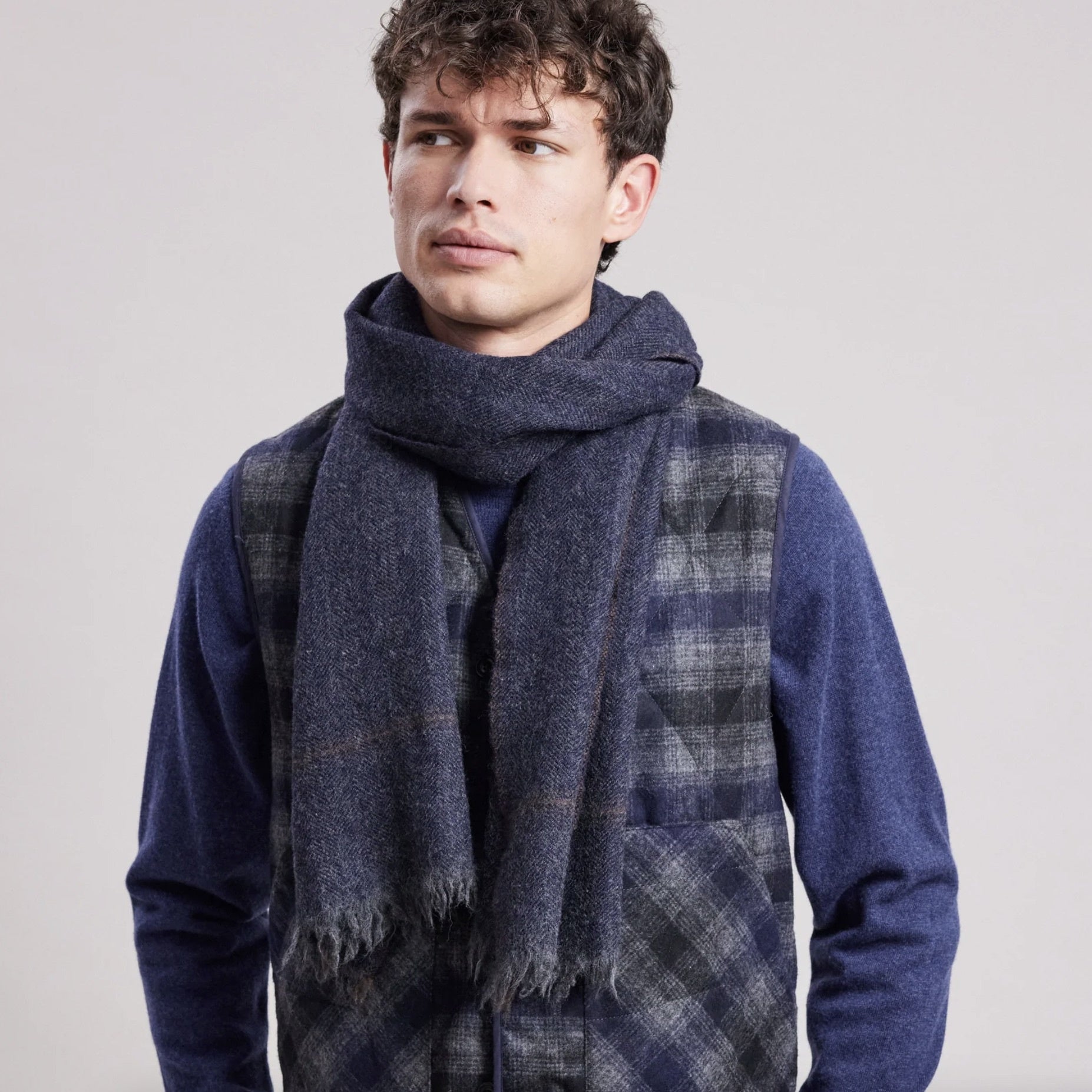 MEN WOVEN SCARF|HERRINGBONE|NAVY HARTFORD - Main Image