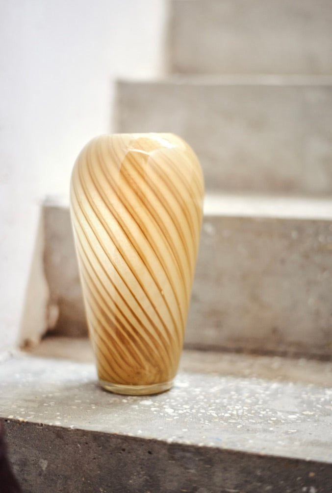 GLASS VASE MOCHI