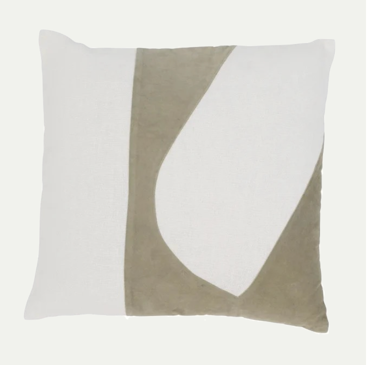 CUSHION BLOCKING A SPRAY GREEN