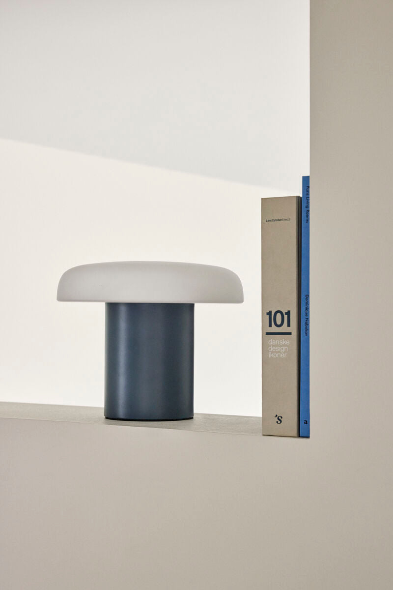 ATELIERS TABLE LAMP DARK BLUE
