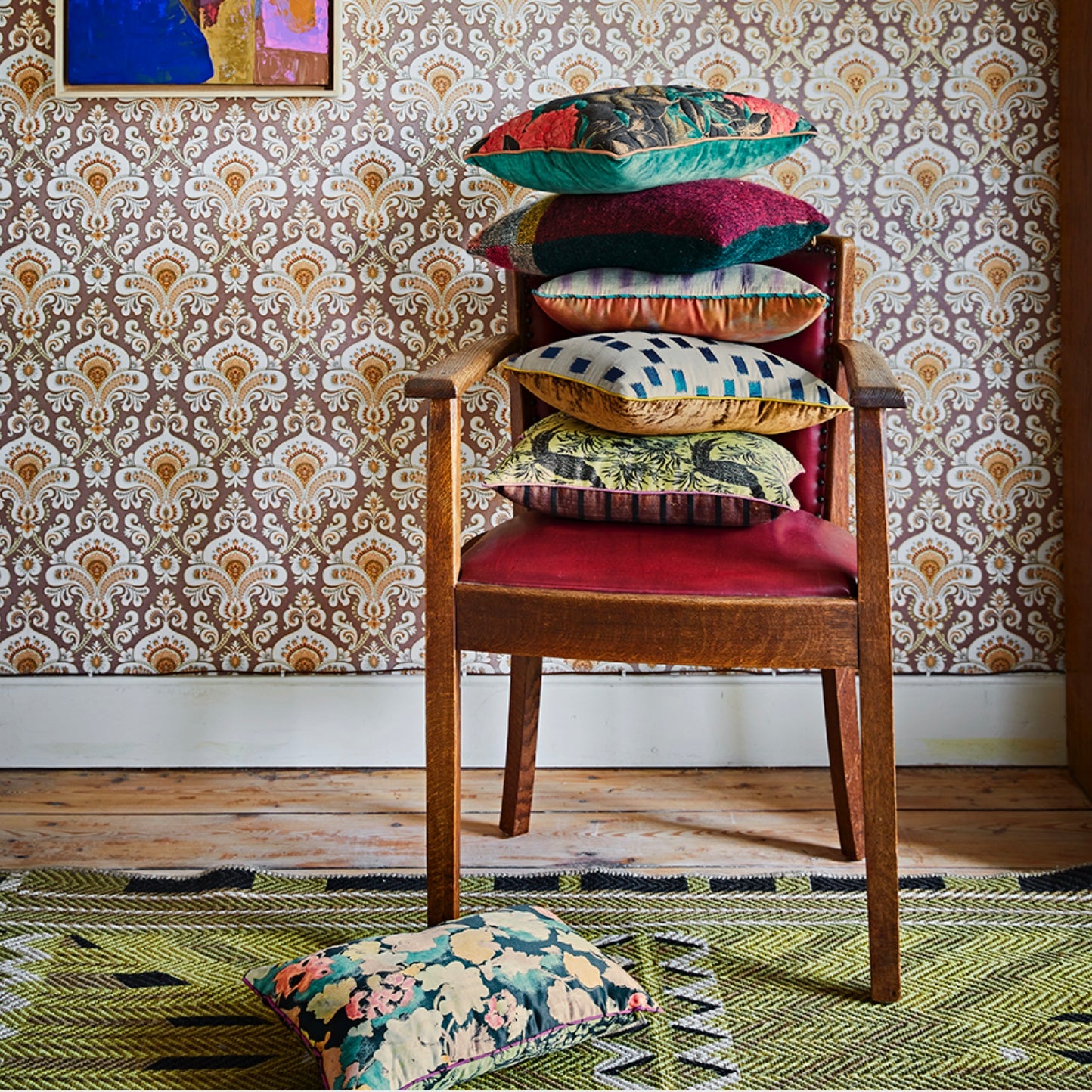PRINTED SATIN CUSHION RETRO