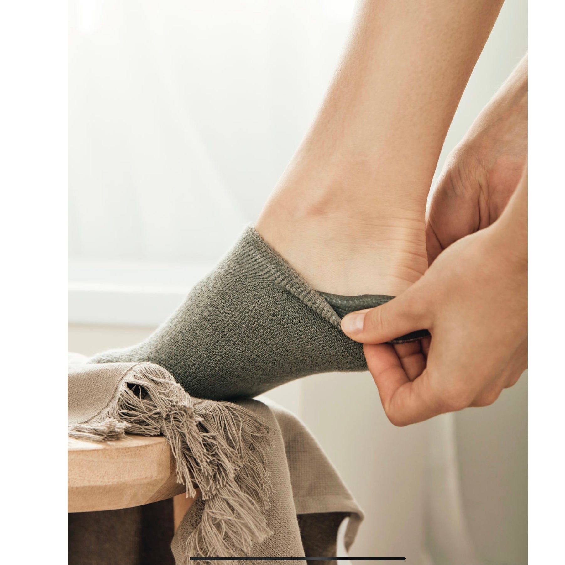 MOISTURISING SOCKS - GREY