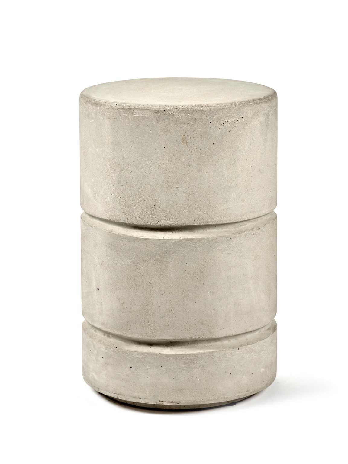 ROUND CONCRETE STOOL MARIE