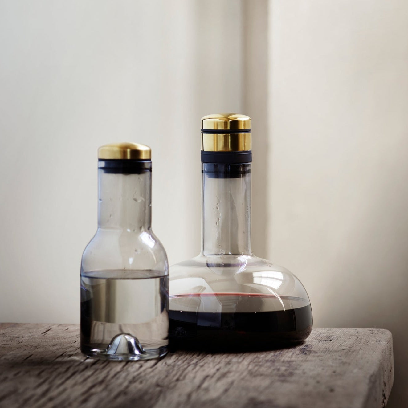 WINE BREATHER CARAFE ORIGINAL - SMOKE / BRASS