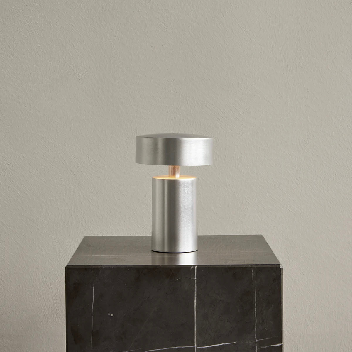 COLUMN TABLE LAMP, PORTABLE - ALUMINIUM