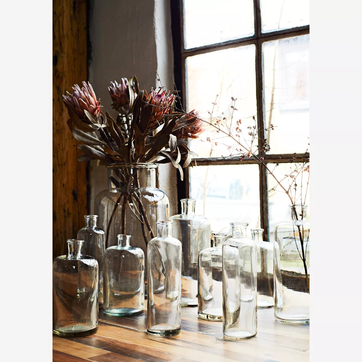 CLEAR GLASS VASE-LONG L