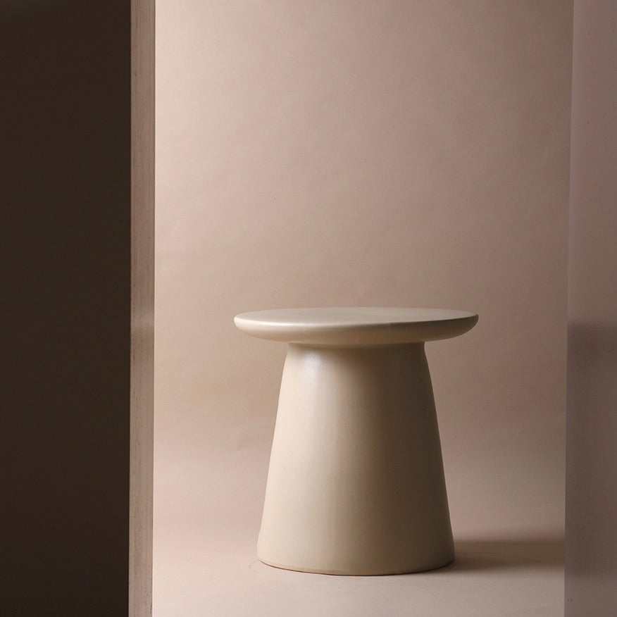EARTHENWARE SIDE TABLE - M