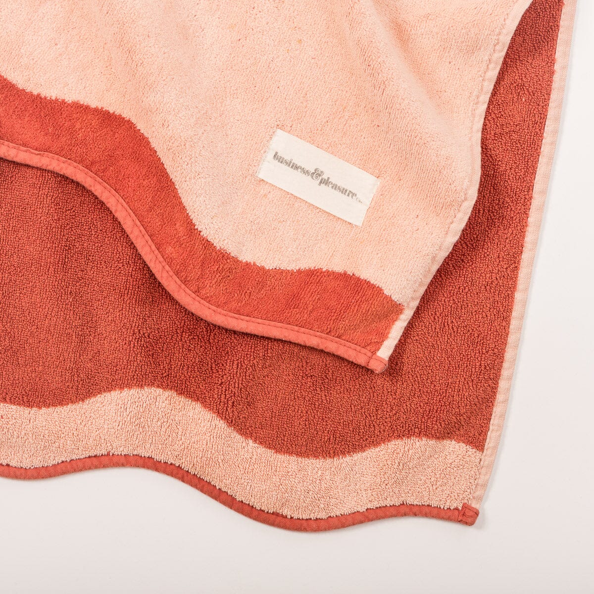 THE BEACH TOWEL - RIVIE PINK