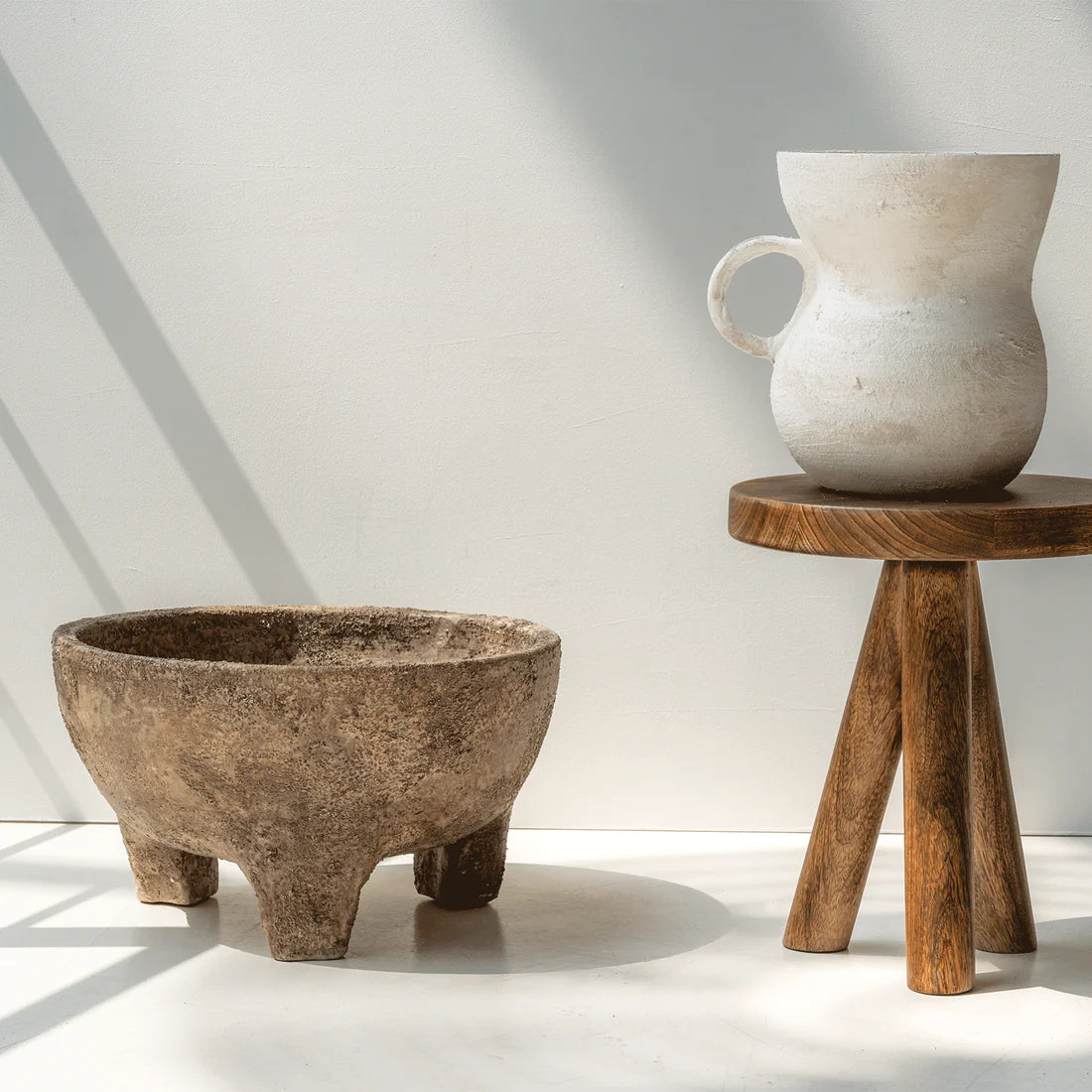 POT ON LEGS MODERN RUSTIC