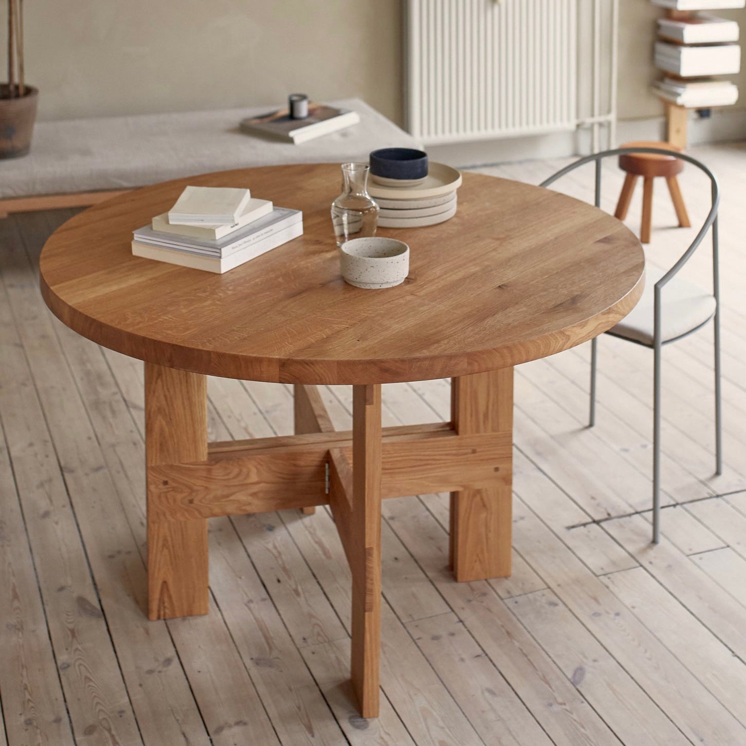 FARMHOUSE TRESTLE TABLE – OAK – ROUND - to Order