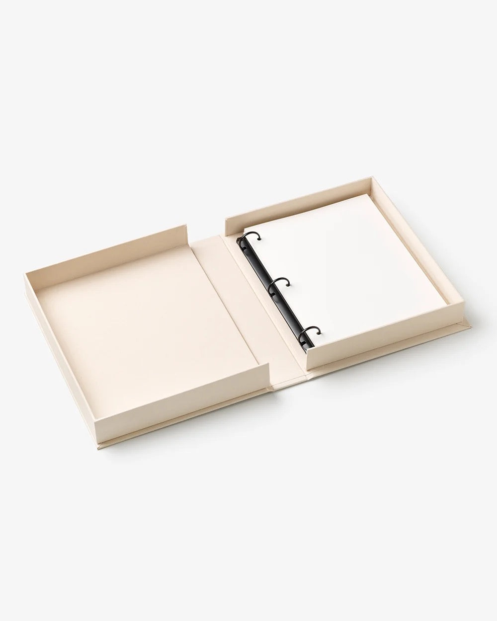 VOYAGE | EMBROIDERED PHOTO ALBUM