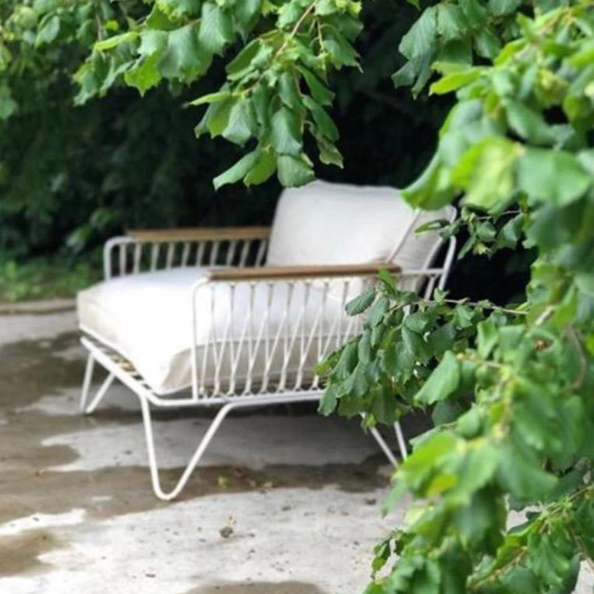 OUTDOOR CROISETTE BANQUETTE | On Order