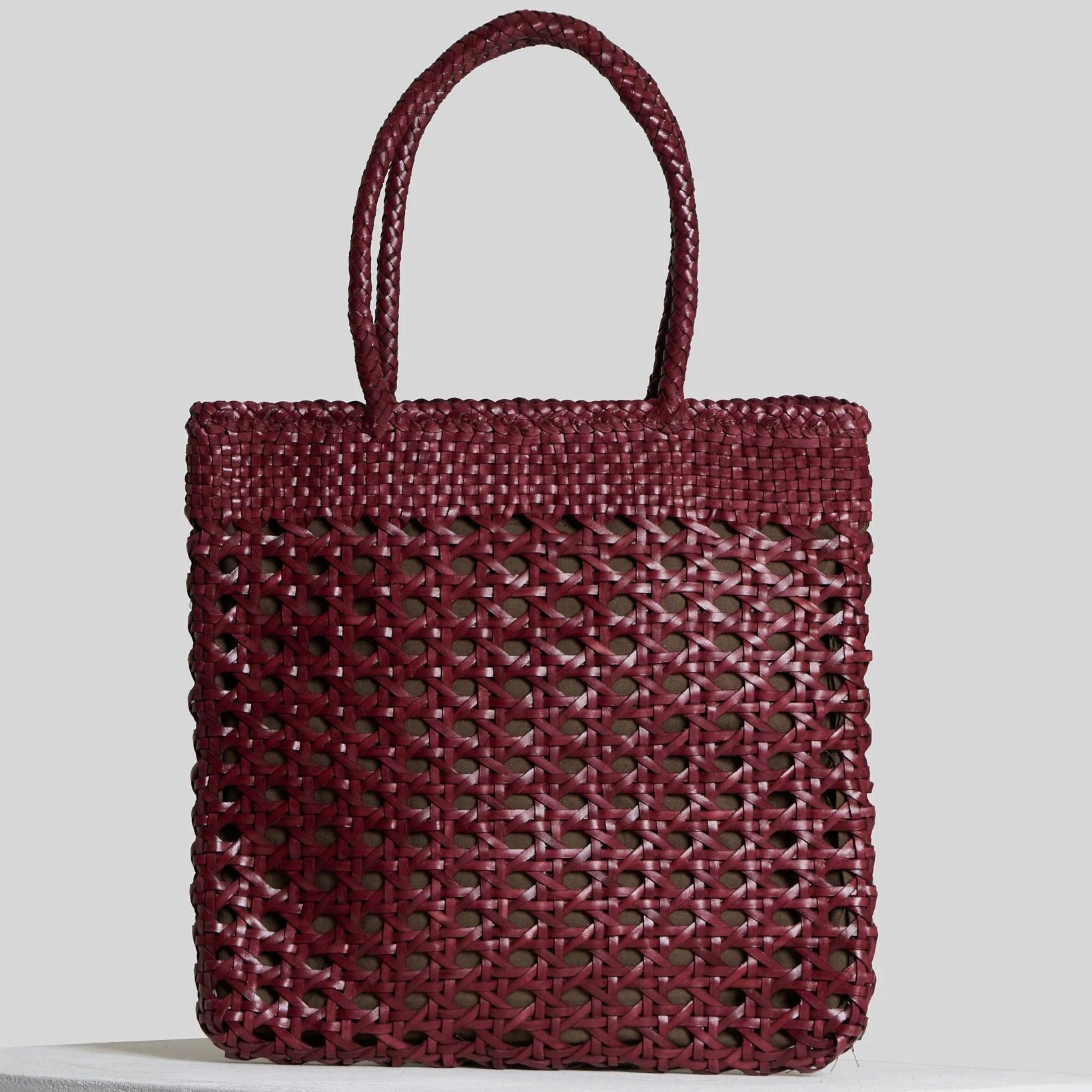 ARTEMISIA CHAIR VAN BAROLO