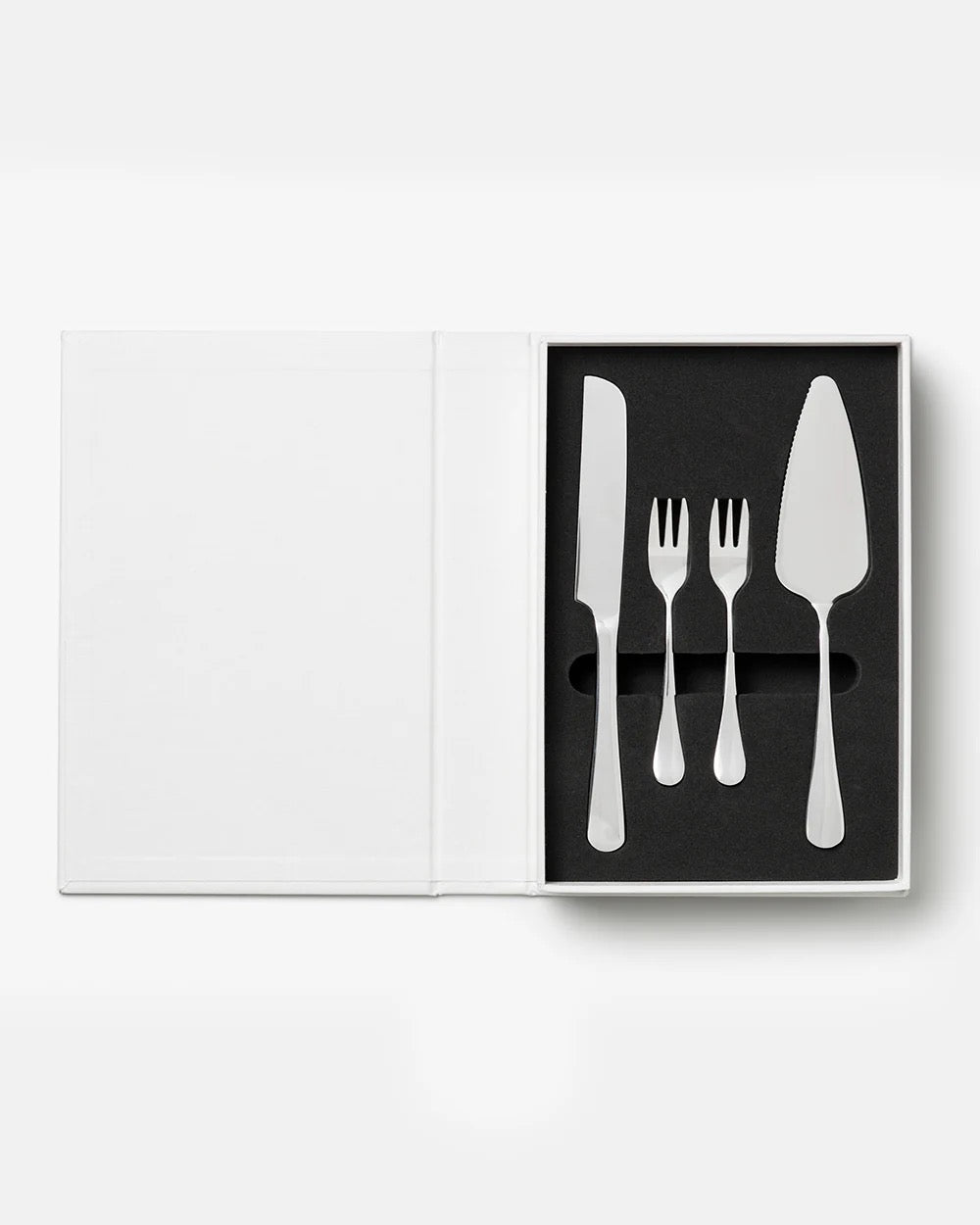 THE ESSENTIALS | CAKE TOOLS