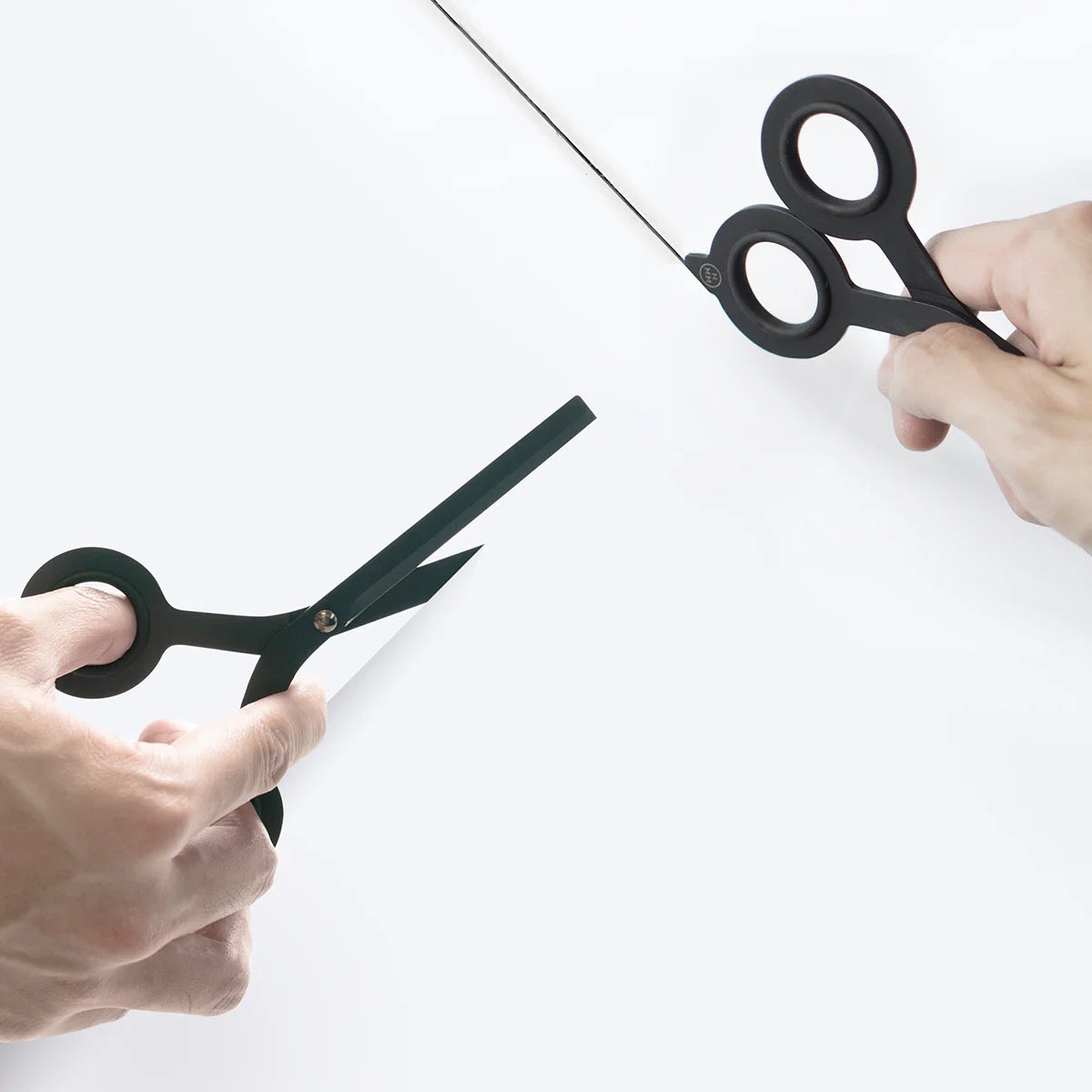 HMM SCISSORS BLACK  WITH BASE