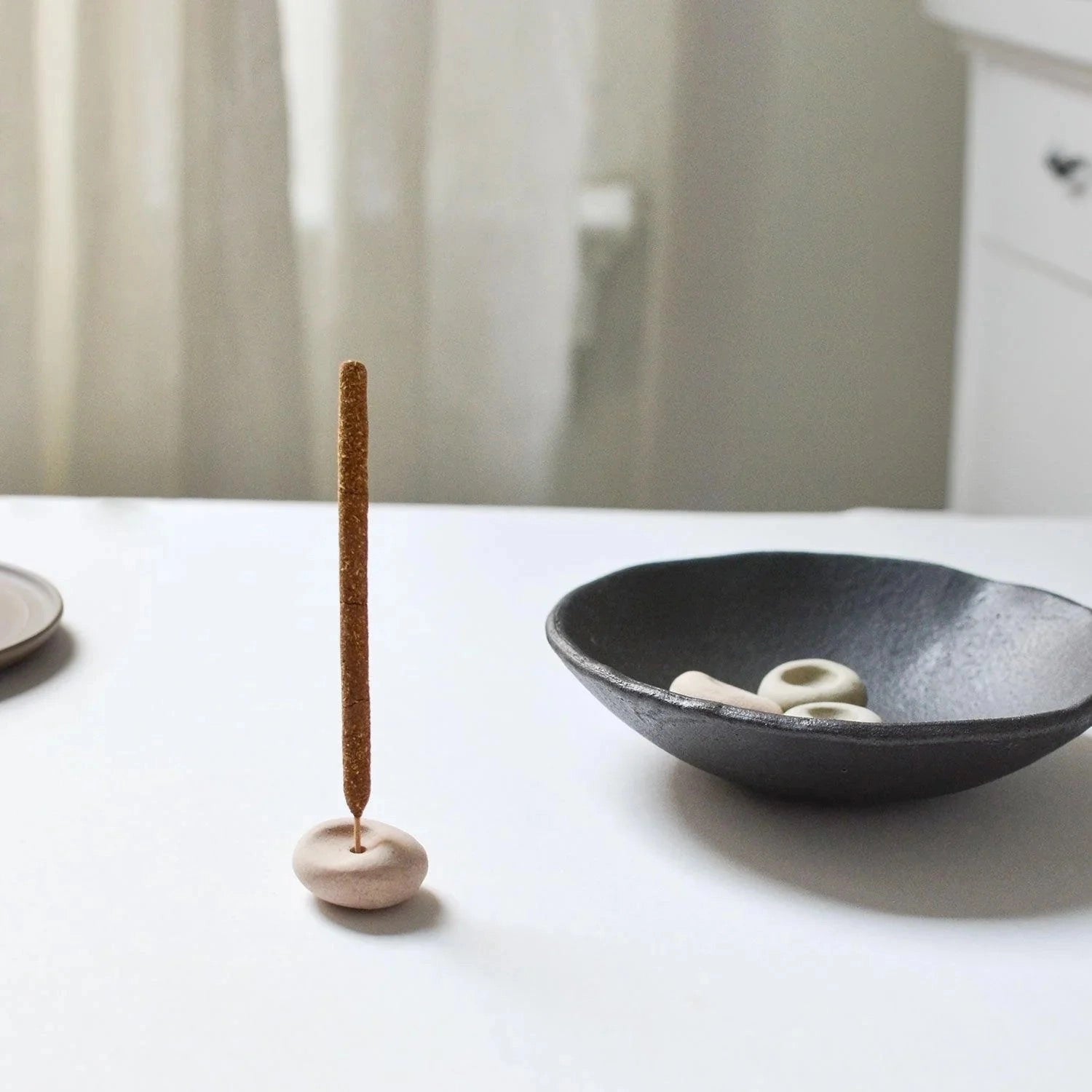 MINI BEIGE CERAMIC PEBBLE INCENSE HOLDER