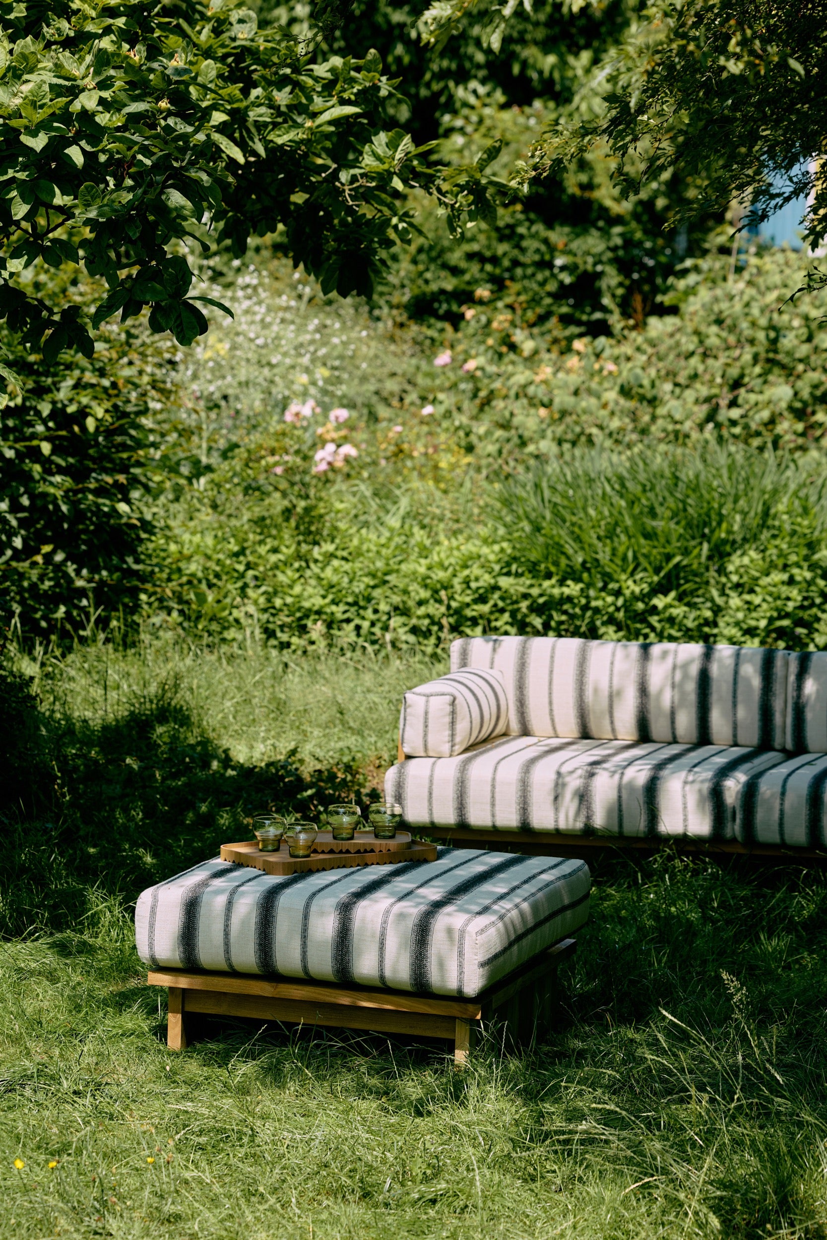 OUTDOOR HOCKER TEAK | On Order