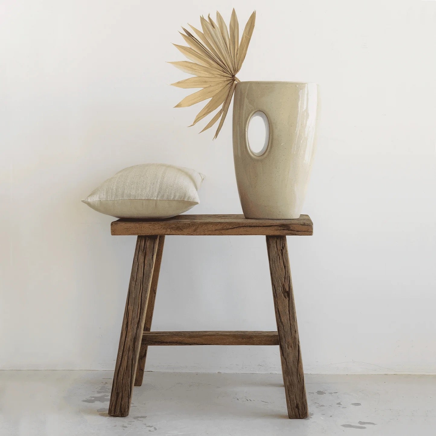 SIDE TABLE CONSCIOUS