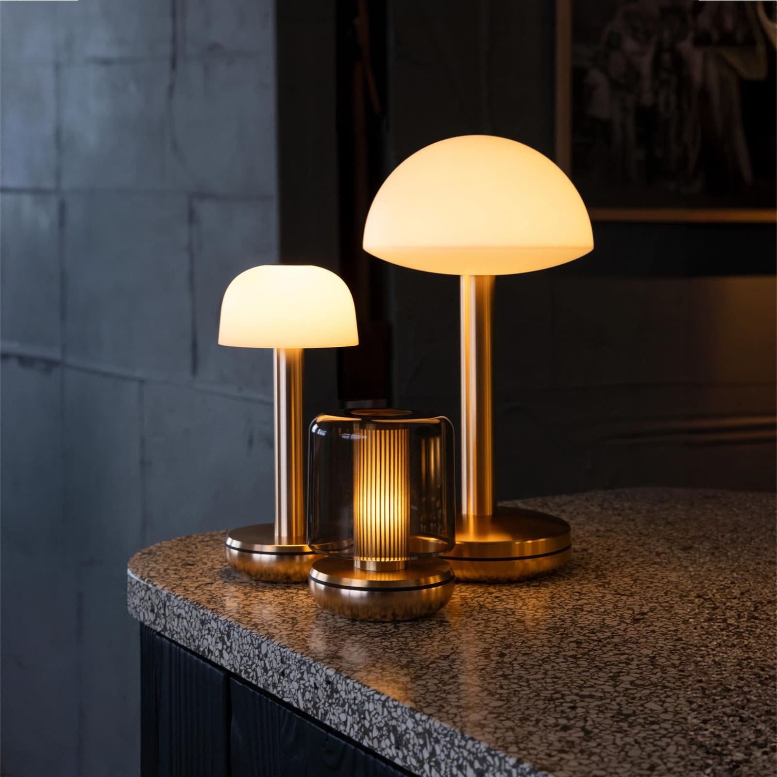 FIREFLY TABLE LIGHT GOLD SMOKED