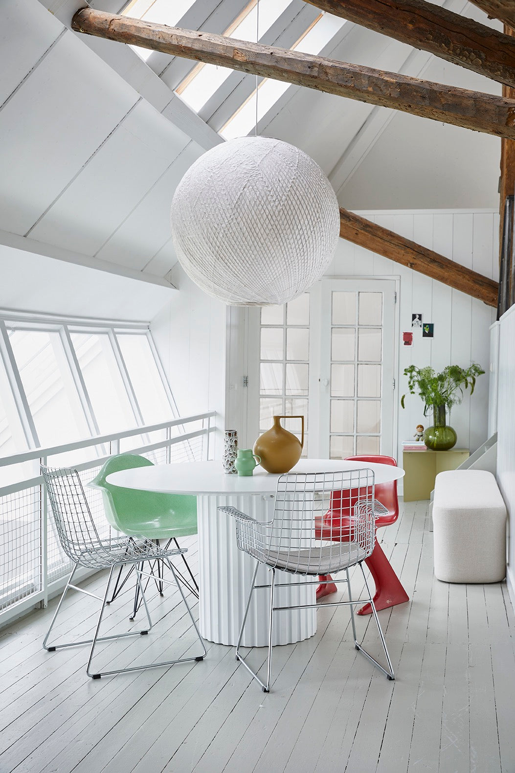 METAL WIRE CHAIR WITH ARMS | On Order