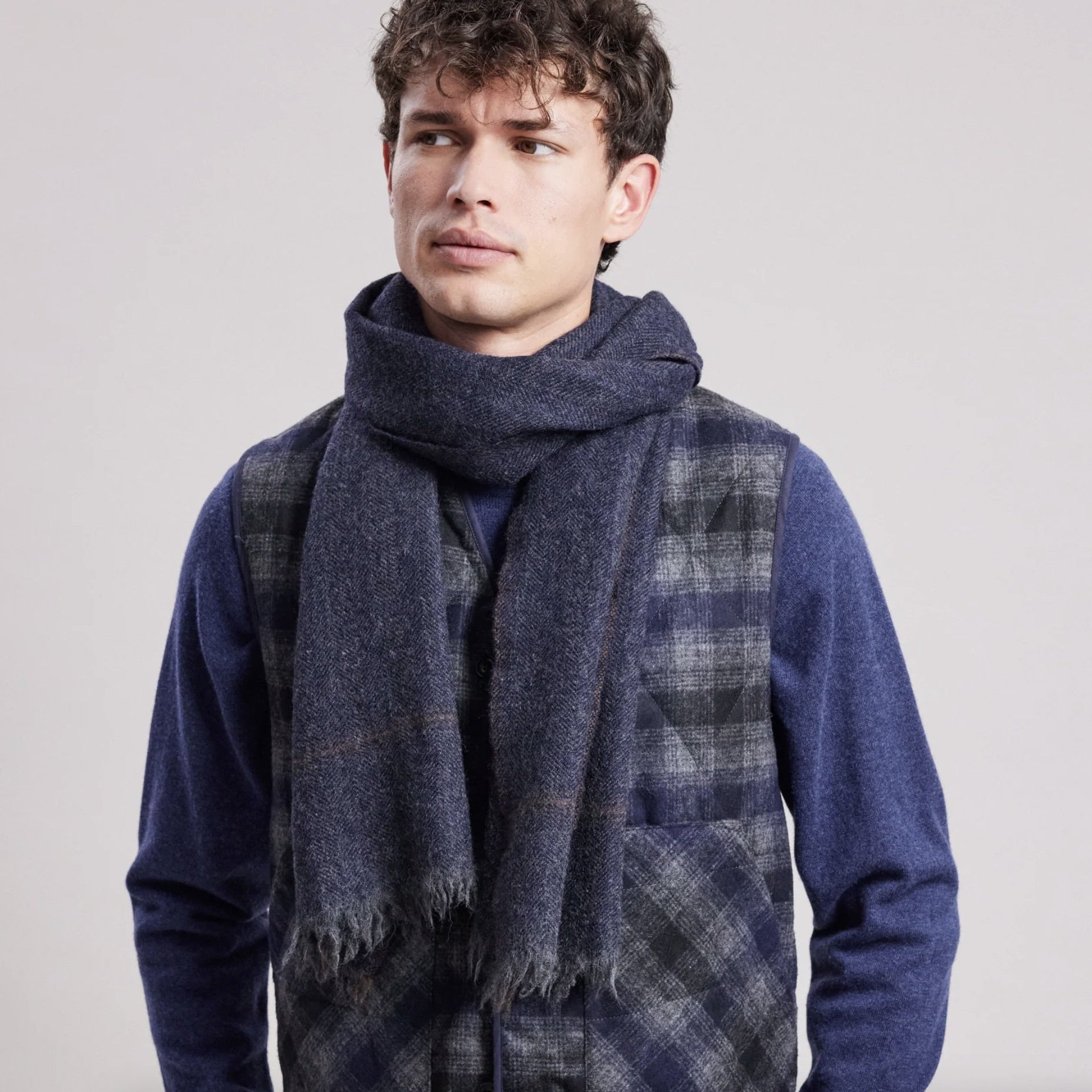 MEN WOVEN SCARF - HERRINGBONE - NAVY