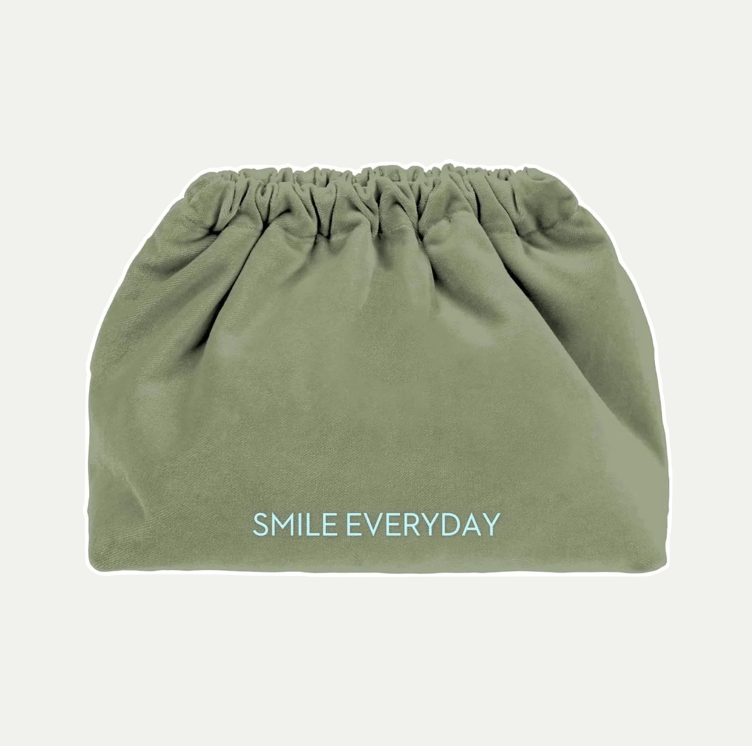 VELVET CLUTCH BAG - SMILE EVERYDAY