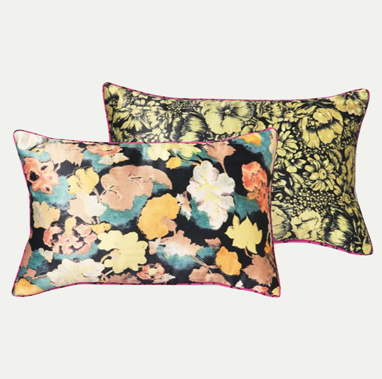 PRINTED SATIN CUSHION RETRO